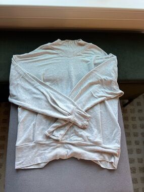 Athleta Light Gray Long Sleeve Pullover Sweatshirt